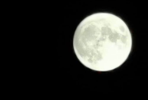 Μαγευτικές εικόνες από το «Φεγγάρι του Ο...